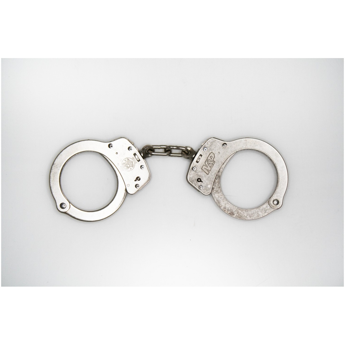 350122. Jpg - model 100 m&p lever lock handcuffs - 350122