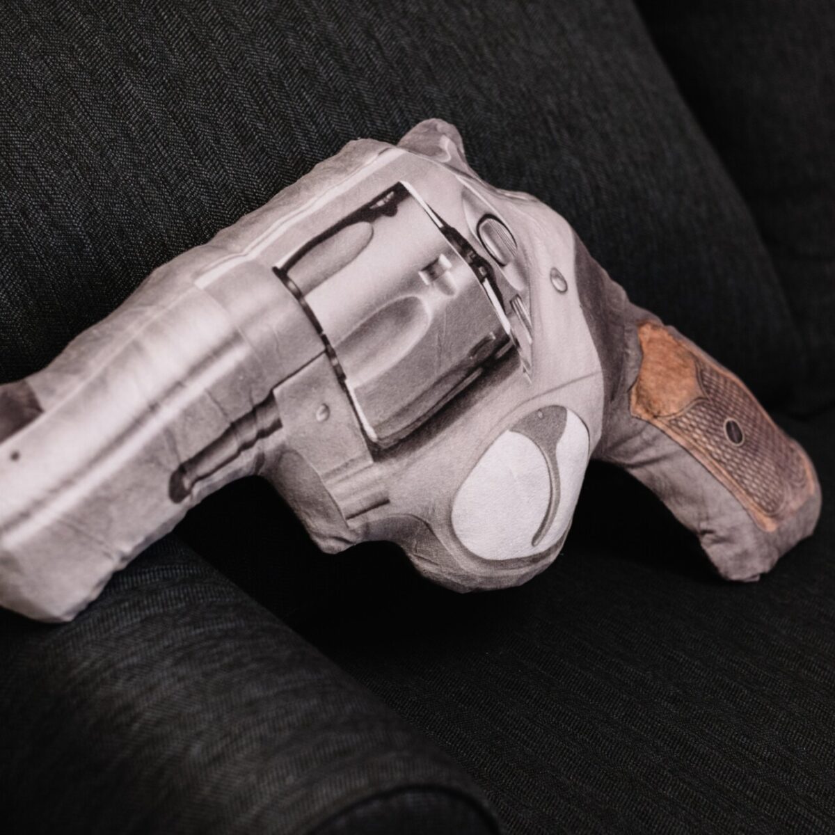 Cc-cbg-1054. Jpg - revolver pillow - cc cbg 1054